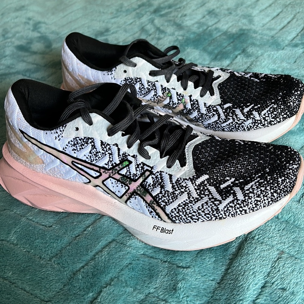 ASICS BLAST Running Shoe - Picture 3 of 9